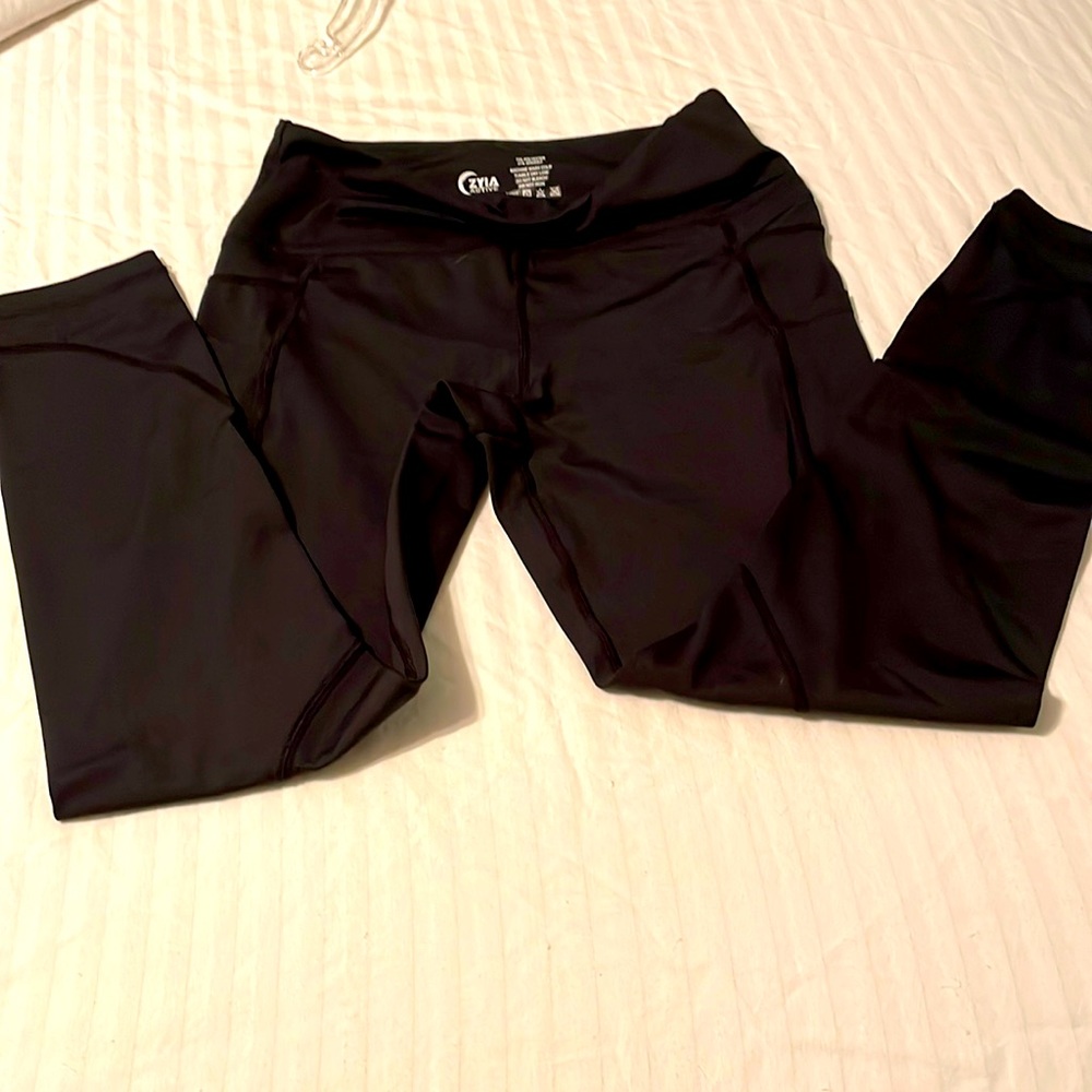 Czyia active wear leggings. Black. Size 6-8